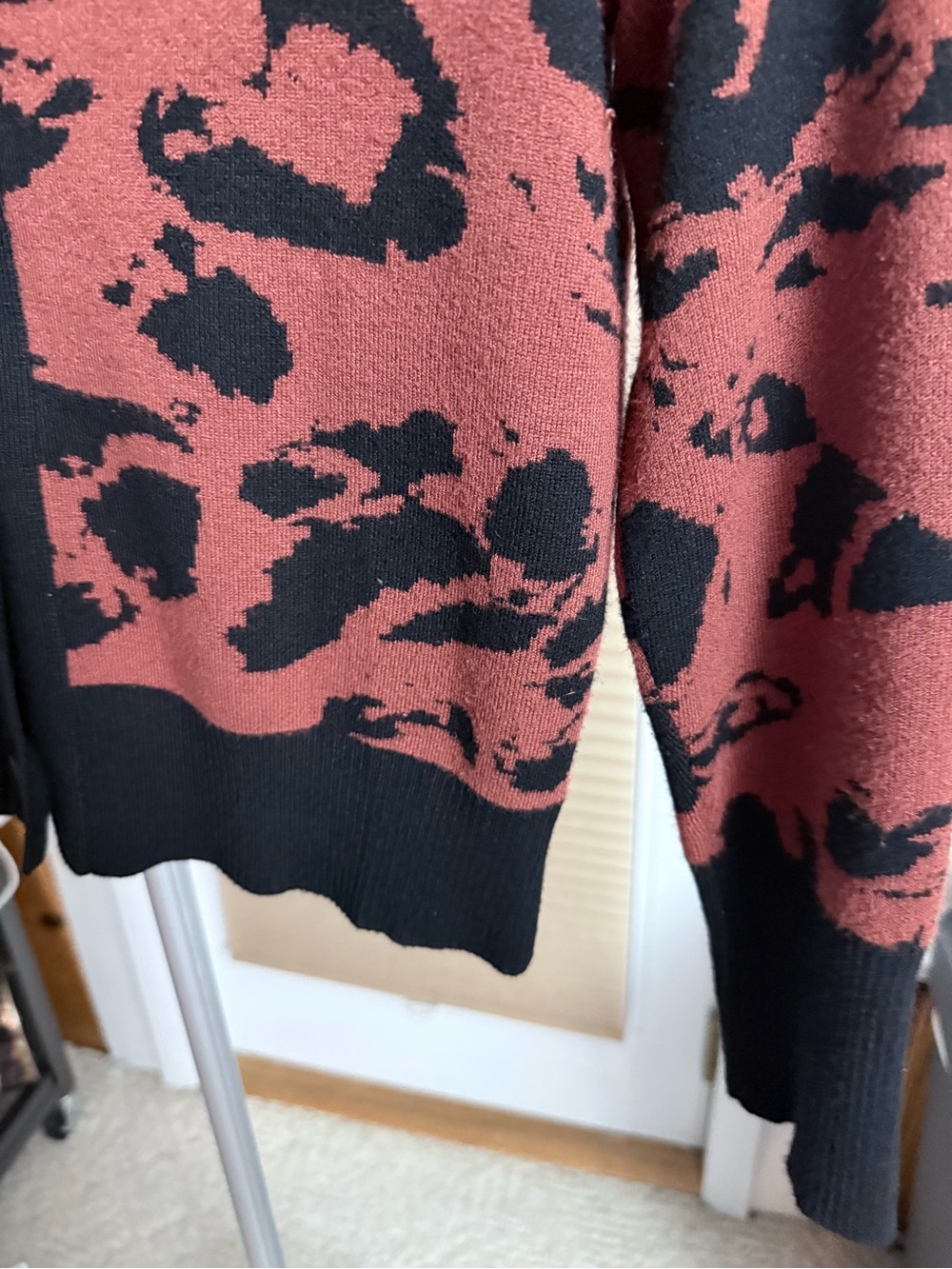 Worthington Black & rust brown Leopard Print button Cardigan petite or cropped - Picture 7 of 15
